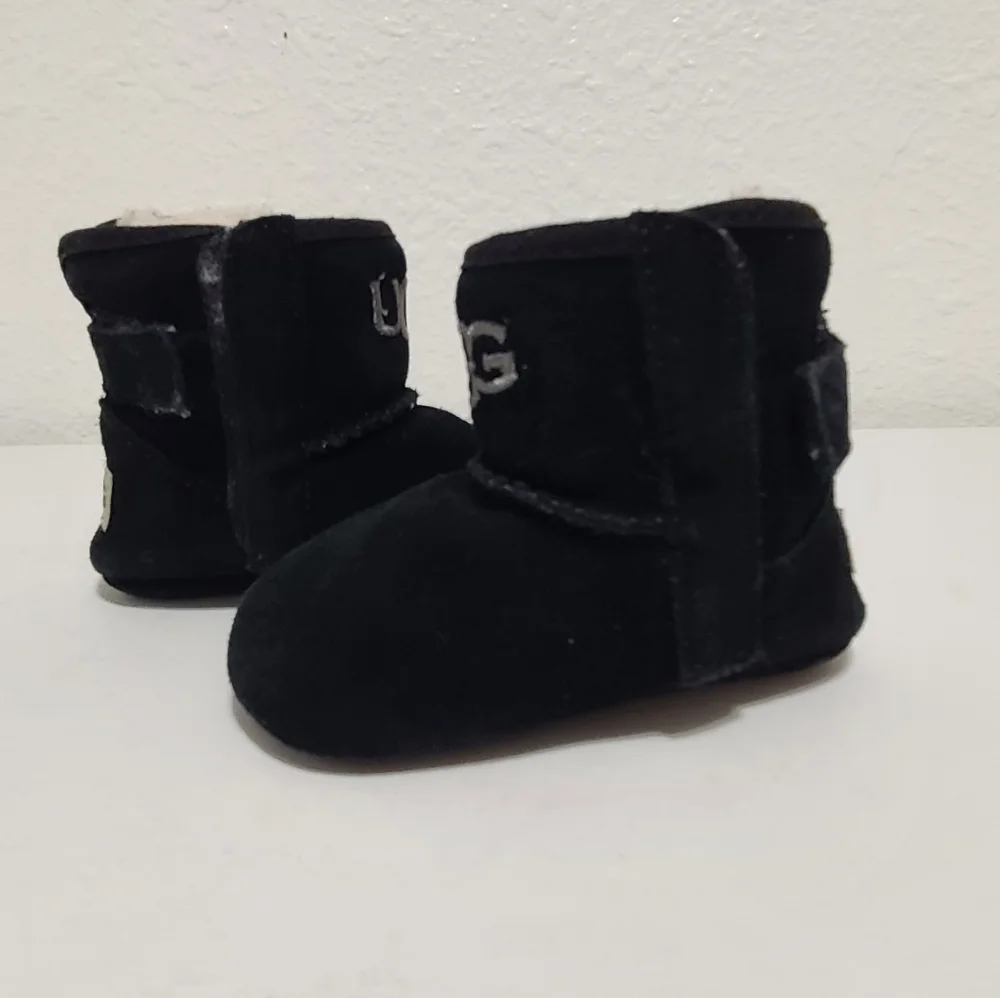 Ugg jesse boot slipper crib bootie